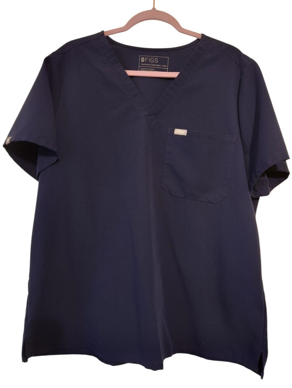 FIGS | Women’s Navy Blue V-Neck Catarina One Pocket Scrubs Top (Size XXL)
